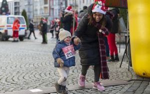 Bieg Świętych Mikołajów to wydarzenie, które na stałe wpisało się w kalendarz grudniowych imprez w naszym mieście (4)