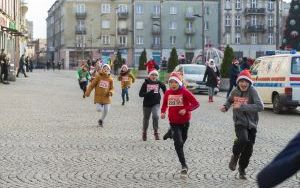 Bieg Świętych Mikołajów w Bytomiu. Charytatywna impreza, dzięki której wspieramy Fundację Wspólnota Burego Misia (1)