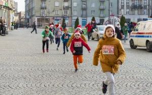 Bieg Świętych Mikołajów w Bytomiu. Charytatywna impreza, dzięki której wspieramy Fundację Wspólnota Burego Misia (2)