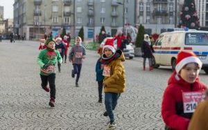Bieg Świętych Mikołajów w Bytomiu. Charytatywna impreza, dzięki której wspieramy Fundację Wspólnota Burego Misia (3)