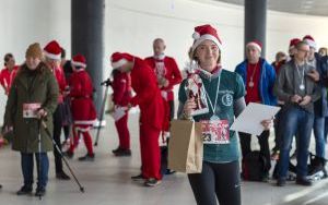 Bieg Świętych Mikołajów w Bytomiu. Charytatywna impreza, dzięki której wspieramy Fundację Wspólnota Burego Misia (8)