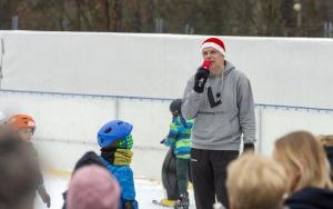 Lubisz jazdę na łyżwach? Skorzystaj z otwartego lodowiska w Parku Kachla