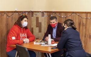 Prezydent i urzędnicy przygotowali szlachetne paczki (6)