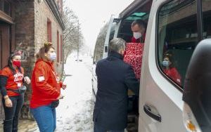Prezydent i urzędnicy przygotowali szlachetne paczki (9)