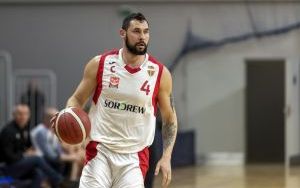 Efektowna wygrana koszykarzy (4)