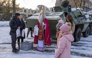 Dzieło Świętego Mikołaja. Upominki i paczki trafiają do najbardziej potrzebujących (7)