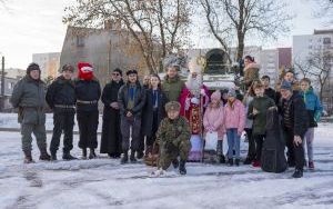 Dzieło Świętego Mikołaja. Upominki i paczki trafiają do najbardziej potrzebujących (8)