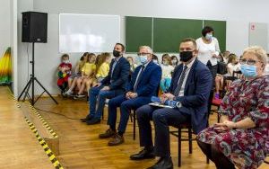 Uroczystość szkolna z okazji otwarcia nowego boiska (1)