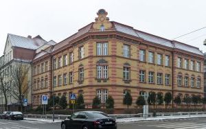 Oczyszczona elewacja Szkoły Podstawowej nr 4 (8)