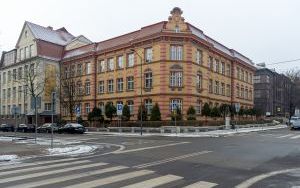Oczyszczona elewacja Szkoły Podstawowej nr 4 (10)