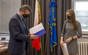 Prezydent pogratulował młodej bytomiance sukcesów w karate (1)