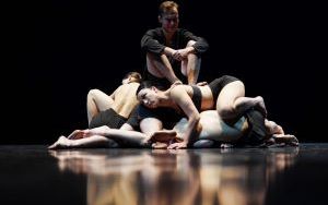 Artyści Teatru Rozbark wystąpili w teledysku grupy Pawła Małaszyńskiego  (2)