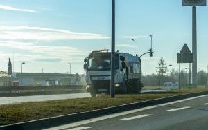Pogoda dopisuje więc w Bytomiu rozpoczęło się sprzątanie ulic i chodników  (3)