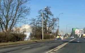 Rozpoczęły się naprawy ubytków w jezdni asfaltem lanym (3)