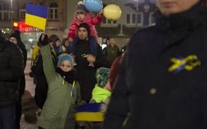 Manifestacja w geście solidarności z Ukrainą  (1)