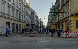 Trwa rewitalizacja ulicy Dworcowej. Co nowego na placu budowy? (6)