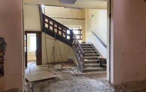Budynek i wnętrza budynku przed remontem (4)