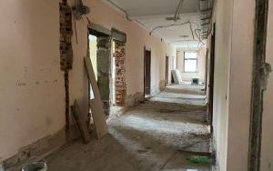 Budynek i wnętrza budynku przed remontem (5)