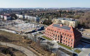 Nowa inwestycja firmy Avenido przy ul. Siemianowickiej w Bytomiu. Trwa budowa trzech hal (1)