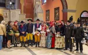  Z koszyczkiem w jakli i kiecce  (1)