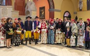 Z koszyczkiem w jakli i kiecce  (3)