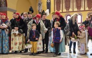  Z koszyczkiem w jakli i kiecce  (4)