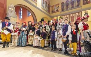  Z koszyczkiem w jakli i kiecce  (6)