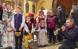  Z koszyczkiem w jakli i kiecce  (9)