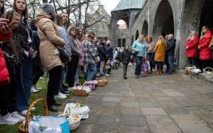 Liturgia wielkanocna dla Ukraińców. Wzięło w niej udział dzisiaj kilkaset osób (6)