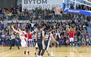 Bytomscy koszykarze w półfinale play-off. Już tylko krok od awansu do I ligi. Dzisiaj po raz drugi pokonali zespół ŁKS Coolpac Łódź (2)