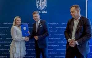 Prezydent pogratulował hokeistkom bardzo udanego sezonu (12)