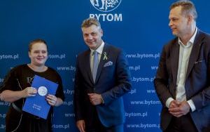 Prezydent pogratulował hokeistkom bardzo udanego sezonu (15)