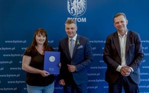 Prezydent pogratulował hokeistkom bardzo udanego sezonu (16)