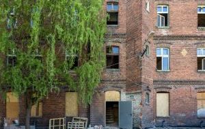 Śródmieście przechodzi odnowę za ponad 38 mln zł. Już rozpoczęły się pierwsze prace w miejskich kamienicach (2)