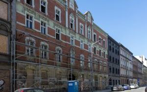 Śródmieście przechodzi odnowę za ponad 38 mln zł. Już rozpoczęły się pierwsze prace w miejskich kamienicach (4)