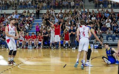 Bytomscy koszykarze o krok od awansu do I ligi. 18 maja pokonali zespół z Katowic 90:77. Do awansu bytomianie potrzebują jeszcze jedno zwycięstwo (3)