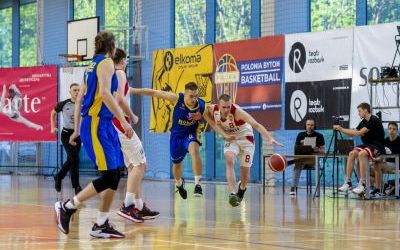 Bytomscy koszykarze o krok od awansu do I ligi. 18 maja pokonali zespół z Katowic 90:77. Do awansu bytomianie potrzebują jeszcze jedno zwycięstwo (2)
