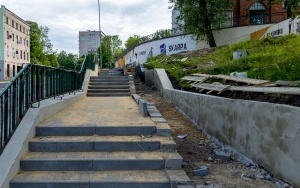 Prace przy budowie nowej rampy i przebudowy chodnika przy ul. Chorzowskiej wchodzą w decydujący etap (6)