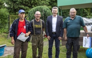 Zawody wędkarskie na stawie Amendy (7)