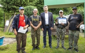 Zawody wędkarskie na stawie Amendy (8)