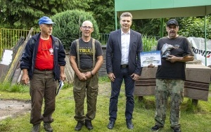 Zawody wędkarskie na stawie Amendy (10)