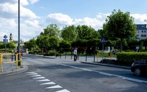 Skrzyżowanie ul. Bławatkowej i Stolarzowickiej dopuszczone do ruchu (7)