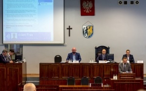 Prezydent Mariusz Wołosz uzyskał wotum zaufania oraz absolutorium (13)