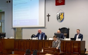 Prezydent Mariusz Wołosz uzyskał wotum zaufania oraz absolutorium (14)