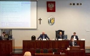 Prezydent Mariusz Wołosz uzyskał wotum zaufania oraz absolutorium (16)