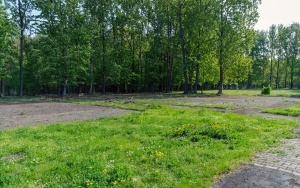 Przy Szkole Podstawowej Specjalnej nr 2 na Osiedlu Arki Bożka powstanie nowe, wielofunkcyjne boisko (6)
