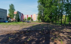 Przy Szkole Podstawowej Specjalnej nr 2 na Osiedlu Arki Bożka powstanie nowe, wielofunkcyjne boisko (1)