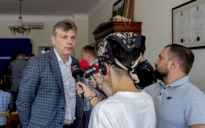 Konferencja prasowa dotycząca wyremontowanego budynku przy ul. Szymanowskiego (4)