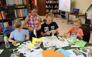 Wakacyjne warsztaty w bibliotece (10)