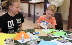 Wakacyjne warsztaty w bibliotece (7)